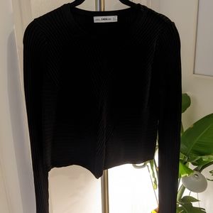 Zara cropped long sleeve black knit top, sz s